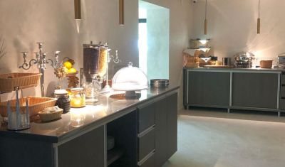 Imagine pentru Hotel Corsa 3* valabile pentru Litoral 2025