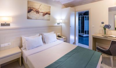 Imagine pentru Hotel Cosmopolitan & Spa 4* valabile pentru Litoral 2025