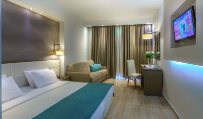 Imagine pentru Hotel Cosmopolitan & Spa 4* valabile pentru Litoral 2025