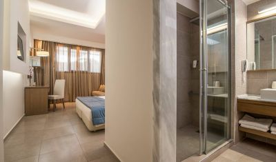 Imagine pentru Hotel Cosmopolitan & Spa 4* valabile pentru Litoral 2025
