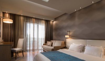 Imagine pentru Hotel Cosmopolitan & Spa 4* valabile pentru Litoral 2025