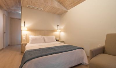 Imagine pentru Hotel Cosmopolitan & Spa 4* valabile pentru Litoral 2025