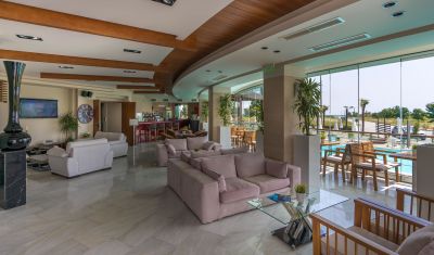 Imagine pentru Hotel Cosmopolitan & Spa 4* valabile pentru Litoral 2025