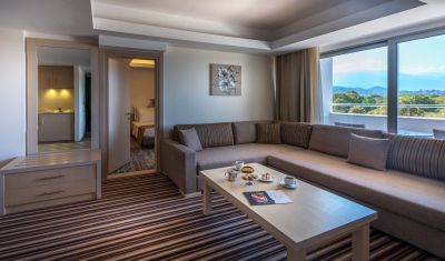 Imagine pentru Hotel Cronwell Platamon Resort 5* valabile pentru Litoral 2025