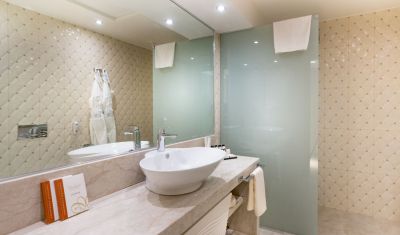 Imagine pentru Hotel Cronwell Resort Sermilia 5* valabile pentru Litoral 2025
