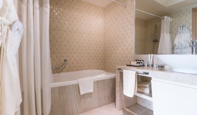 Imagine pentru Hotel Cronwell Resort Sermilia 5* valabile pentru Litoral 2025