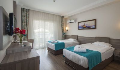 Imagine pentru Hotel Crystal Aura Beach Resort & Spa 5* valabile pentru Litoral 2025