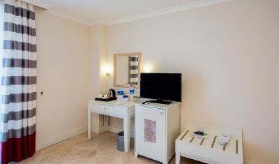 Imagine pentru Hotel Crystal Boutique Beach Resort (Adults Only 16+) 5*  valabile pentru Litoral 2025