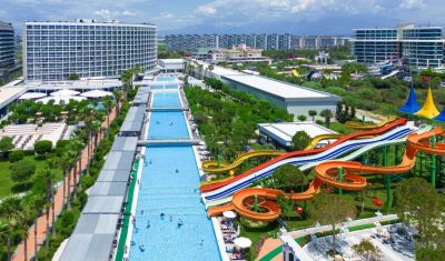 Imagine pentru Hotel Crystal Centro Resort 5* valabile pentru Litoral 2025