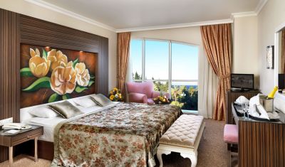 Imagine pentru Hotel Crystal De Luxe Resort & Spa 5*  valabile pentru Litoral 2025