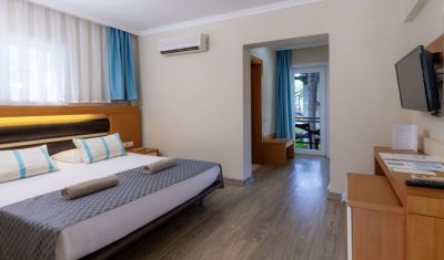 Imagine pentru Hotel Crystal Flora Beach Resort 5* valabile pentru Litoral 2025