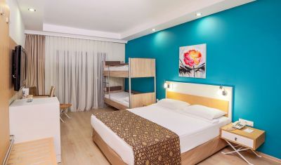 Imagine pentru Hotel Crystal Green Bay Resort 5*  valabile pentru Litoral 2025