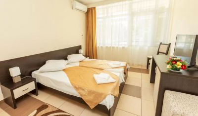 Imagine pentru Hotel Dacia Neptun 2* valabile pentru Litoral 2025