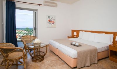 Imagine pentru Hotel Daphne Holiday Club 3*  valabile pentru Litoral 2025