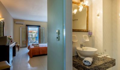 Imagine pentru Hotel Dennys Inn 3*  valabile pentru Litoral 2025