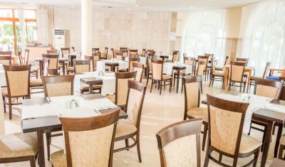 Imagine pentru Hotel Dolphin 4* valabile pentru Litoral 2025