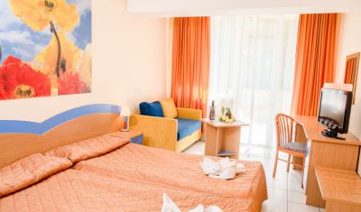 Imagine pentru Hotel Dolphin 4* valabile pentru Litoral 2025
