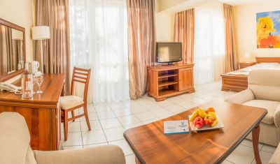 Imagine pentru Hotel Dolphin 4* valabile pentru Litoral 2025