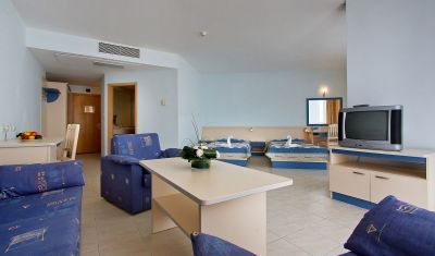 Imagine pentru Hotel Dolphin Marina 4*  valabile pentru Litoral 2025