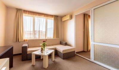 Imagine pentru Hotel Flagman 3* valabile pentru Litoral 2025