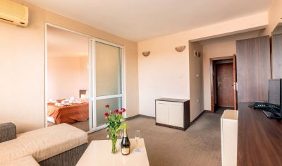 Imagine pentru Hotel Flagman 3* valabile pentru Litoral 2025