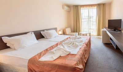 Imagine pentru Hotel Flagman 3* valabile pentru Litoral 2025