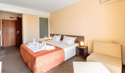 Imagine pentru Hotel Flagman 3* valabile pentru Litoral 2025