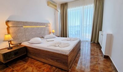 Imagine pentru Hotel Florida 3* valabile pentru Litoral 2025