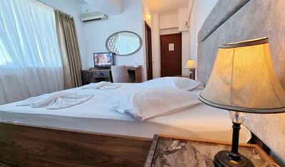 Imagine pentru Hotel Florida 3* valabile pentru Litoral 2025