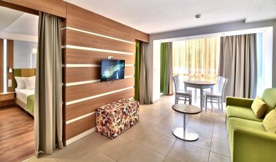 Imagine pentru Hotel Forest Beach 4* valabile pentru Litoral 2025