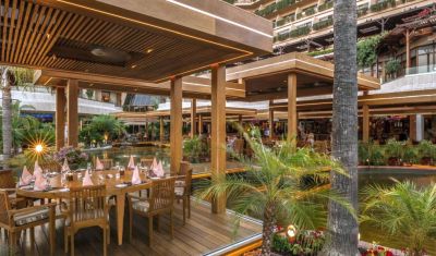 Imagine pentru Hotel Four Seasons 5* valabile pentru Litoral 2025