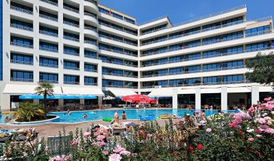 Imagine pentru Hotel Globus 4* valabile pentru Litoral 2025