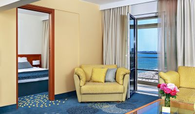 Imagine pentru Hotel Globus 4* valabile pentru Litoral 2025