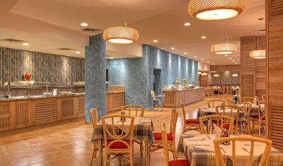 Imagine pentru Hotel Globus 4* valabile pentru Litoral 2025