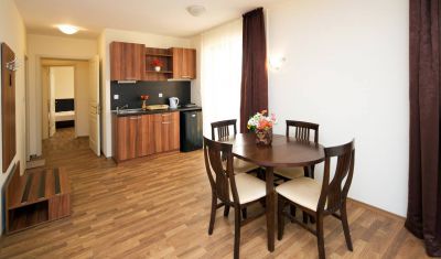 Imagine pentru Hotel Golden Ina 4* valabile pentru Litoral 2025