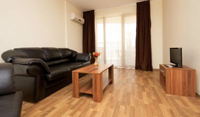 Imagine pentru Hotel Golden Ina 4* valabile pentru Litoral 2025