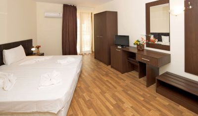 Imagine pentru Hotel Golden Ina 4* valabile pentru Litoral 2025