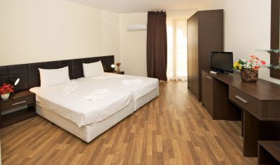 Imagine pentru Hotel Golden Ina 4* valabile pentru Litoral 2025