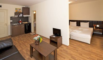 Imagine pentru Hotel Golden Ina 4* valabile pentru Litoral 2025