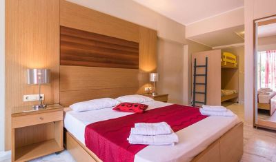 Imagine pentru Hotel Golden Sun 4* valabile pentru Litoral 2025