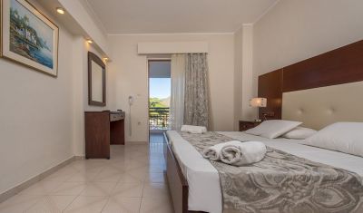 Imagine pentru Hotel Golden Sun 4* valabile pentru Litoral 2025