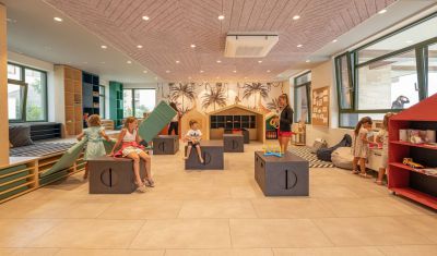 Imagine pentru Hotel HVD Reina del Mar 5* valabile pentru Litoral 2025