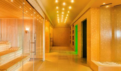 Imagine pentru Hotel Ikos Oceania 5* valabile pentru Litoral 2025