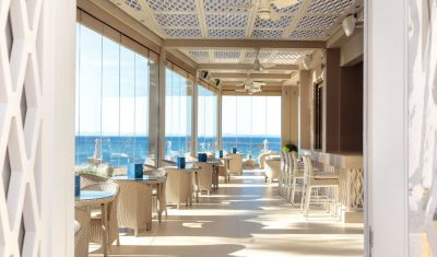 Imagine pentru Hotel Ikos Olivia 5* valabile pentru Litoral 2025