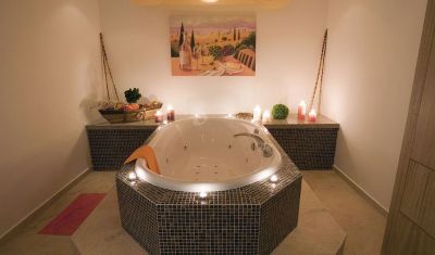 Imagine pentru Hotel Imperial 5* valabile pentru Litoral 2025