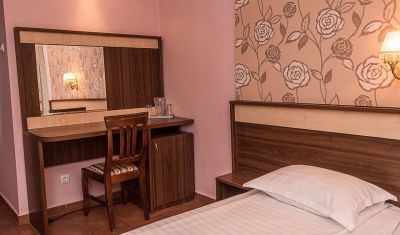 Imagine pentru Hotel Iris Mimoza 3* valabile pentru Litoral 2025