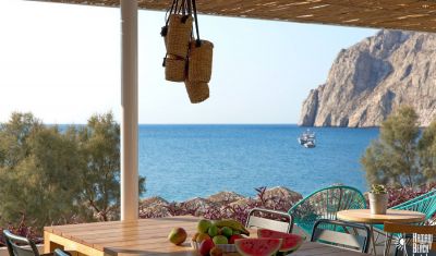 Imagine pentru Hotel Kamari Beach 3* valabile pentru Litoral 2025