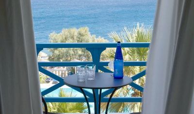 Imagine pentru Hotel Kamari Beach 3* valabile pentru Litoral 2025