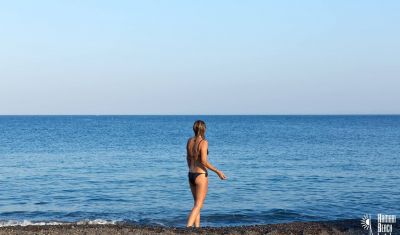 Imagine pentru Hotel Kamari Beach 3* valabile pentru Litoral 2025