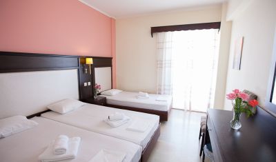 Imagine pentru Hotel Kanali Beach 3*  valabile pentru Litoral 2025